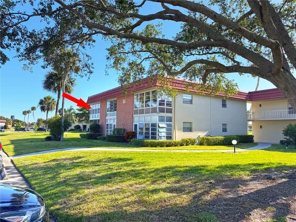 $1,300 | 56 Woodland Drive, Unit 205, Vero Beach, FL 32962