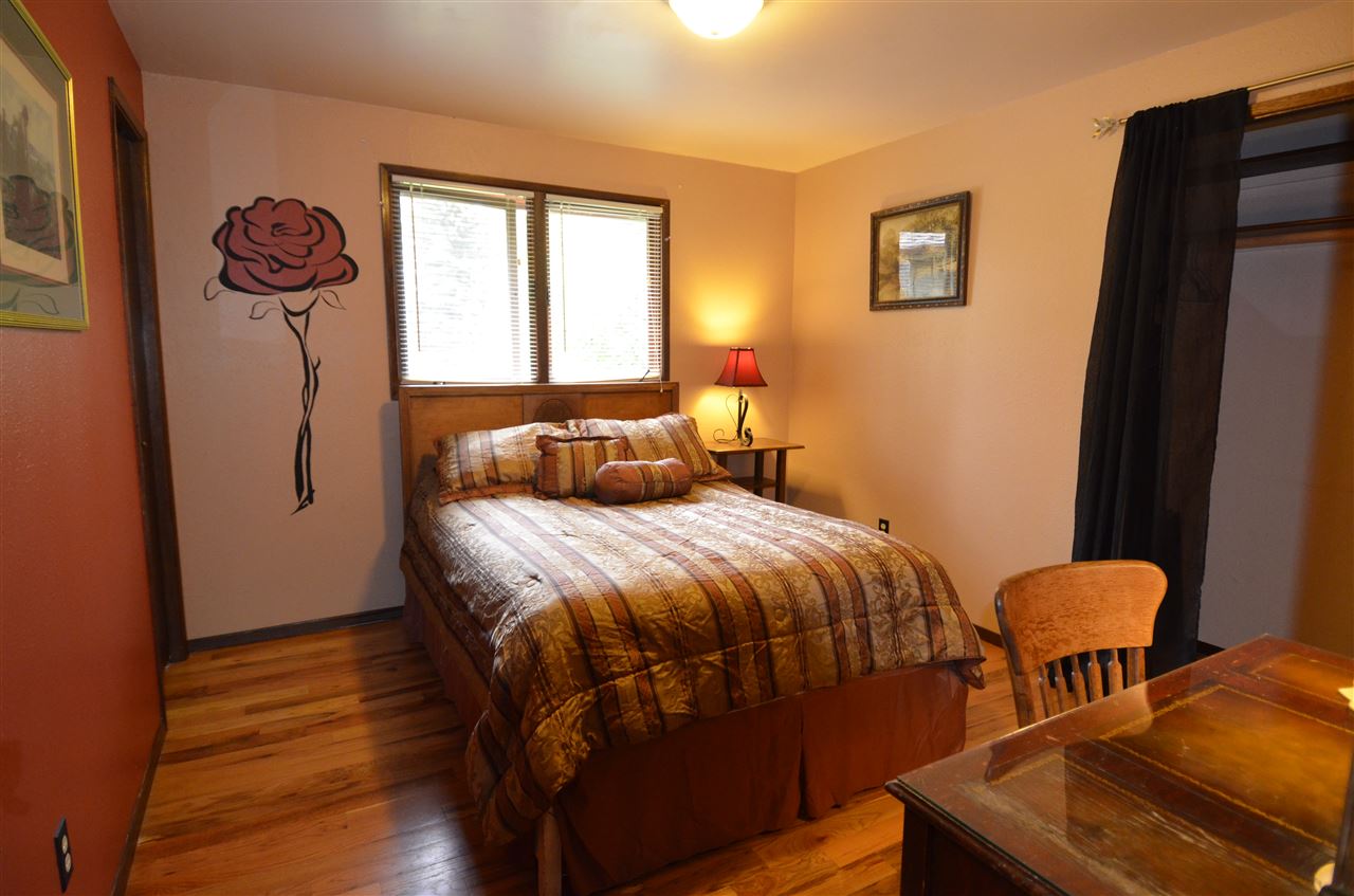 4409 East Lane Park Road Mead, WA 99021 - Photo 7 of 20