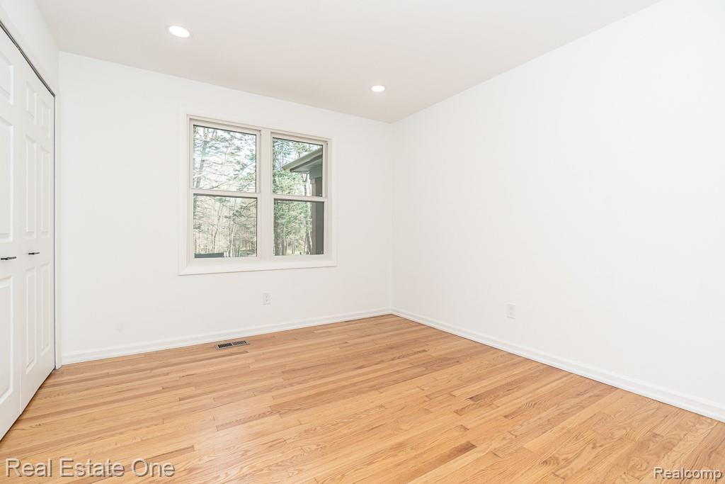 3210 Lake George Road Oakland, MI 48363 - Photo 15 of 22 Gallery Image 15