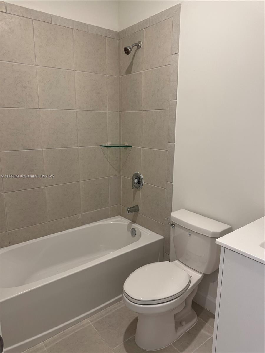 Three Lakes Miami, FL 33186 - Photo 20 of 26