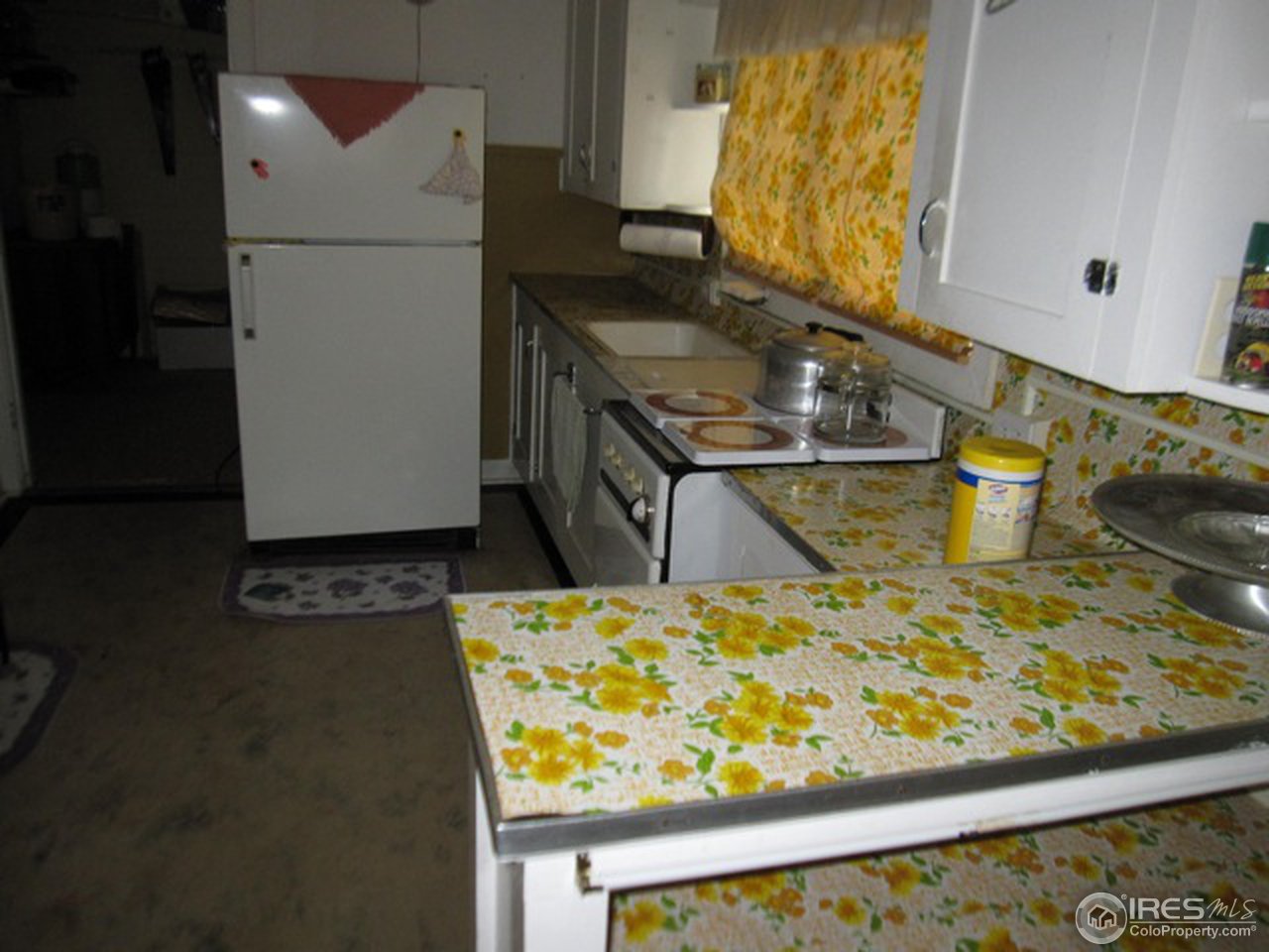75 Poudre River Road Bellvue, CO 80512 - Photo 7 of 15 Kitchen