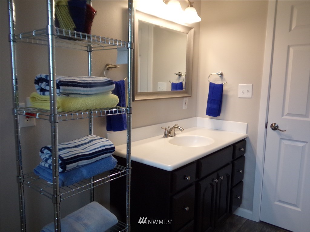 10417 185th Avenue Southwest Rochester, WA 98579 - Photo 5 of 24