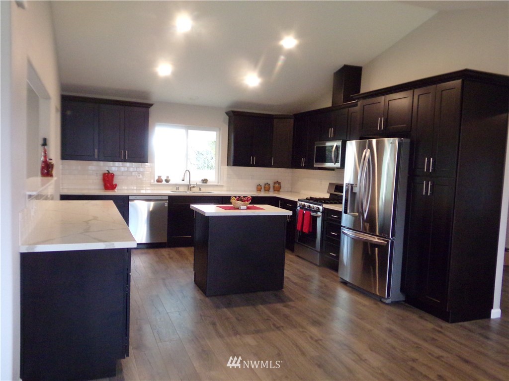 10417 185th Avenue Southwest Rochester, WA 98579 - Photo 7 of 24