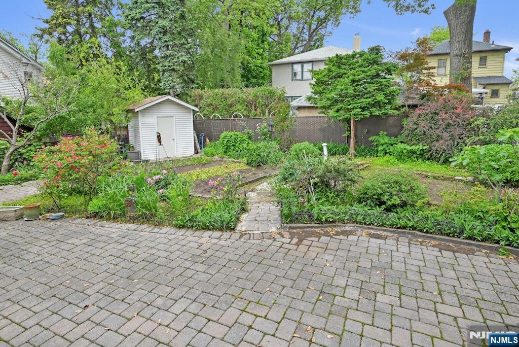 497 Oakdene Avenue Ridgefield, NJ 07657 - Photo 5 of 35 Gallery Image 5