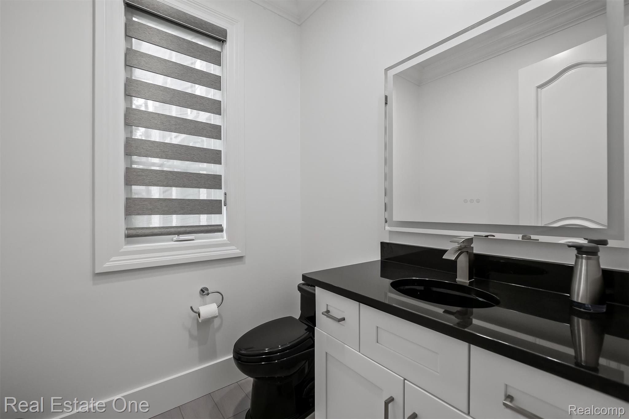 1343 Orchard Ridge Road Bloomfield Hills, MI 48304 - Photo 21 of 58 095-Orchard Ridge-21.jpg