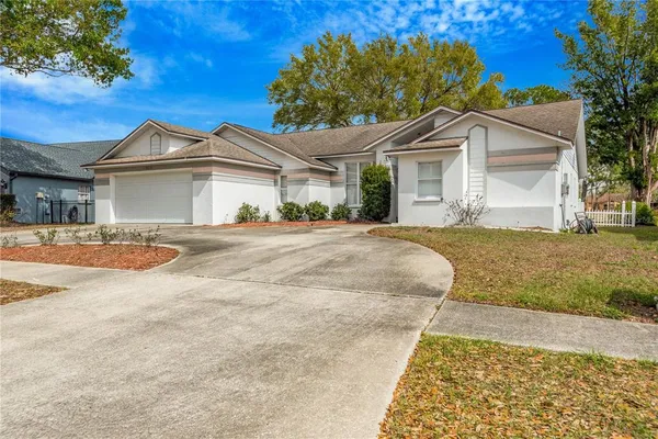 $399,000 | 2626 Crestfield Drive, Valrico, FL 33596