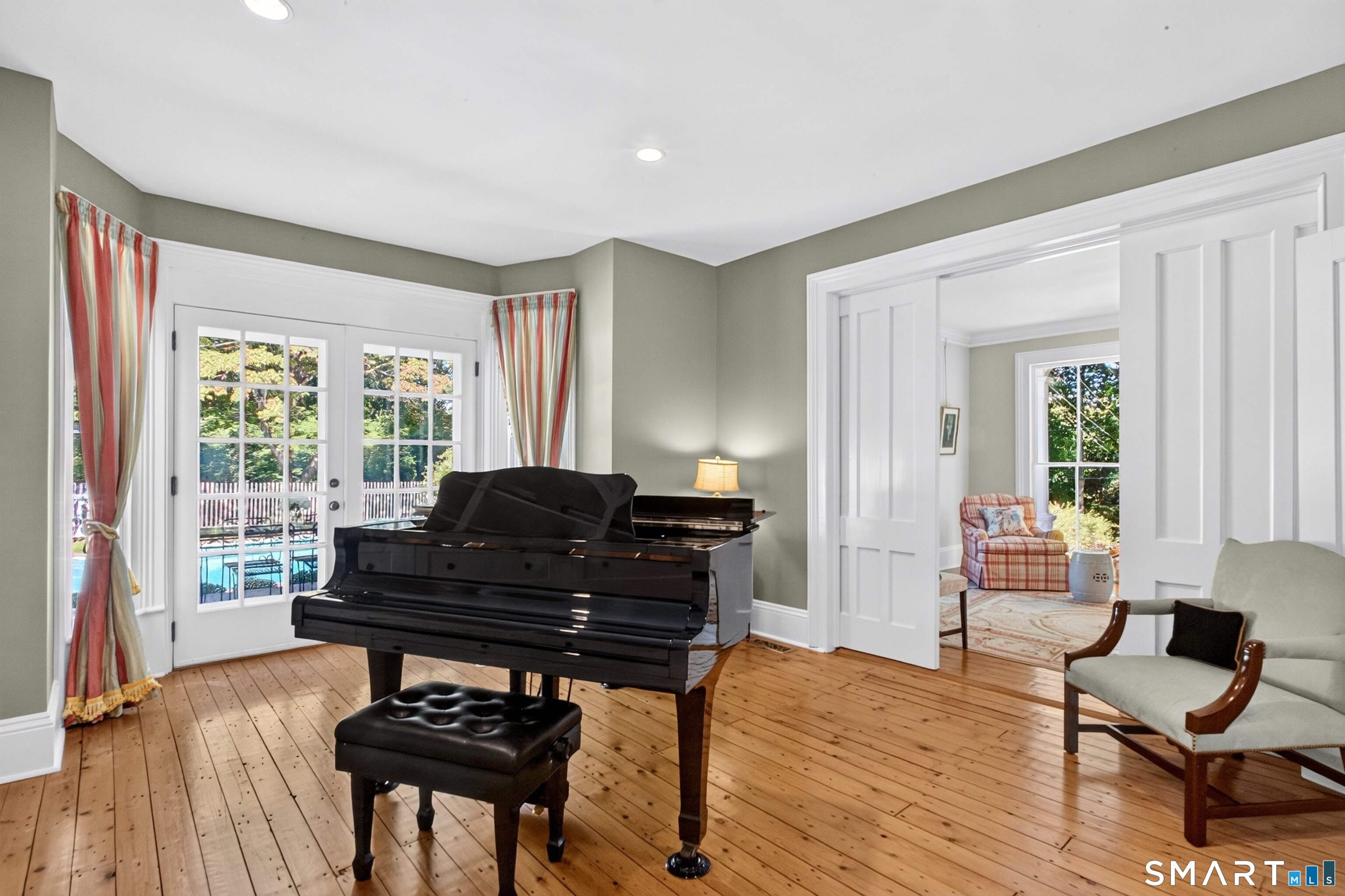 999 Bronson Road Fairfield, CT 06824 - Photo 13 of 39 Gallery Image 13