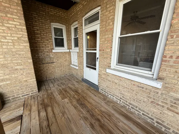 $1,200 | 6914 West 21st Place, Unit 205, Berwyn, IL 60402