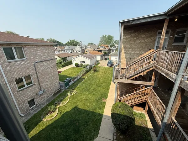 $1,200 | 6914 West 21st Place, Unit 205, Berwyn, IL 60402