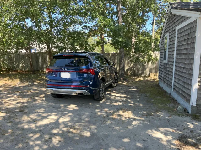 a view of back yard of the house