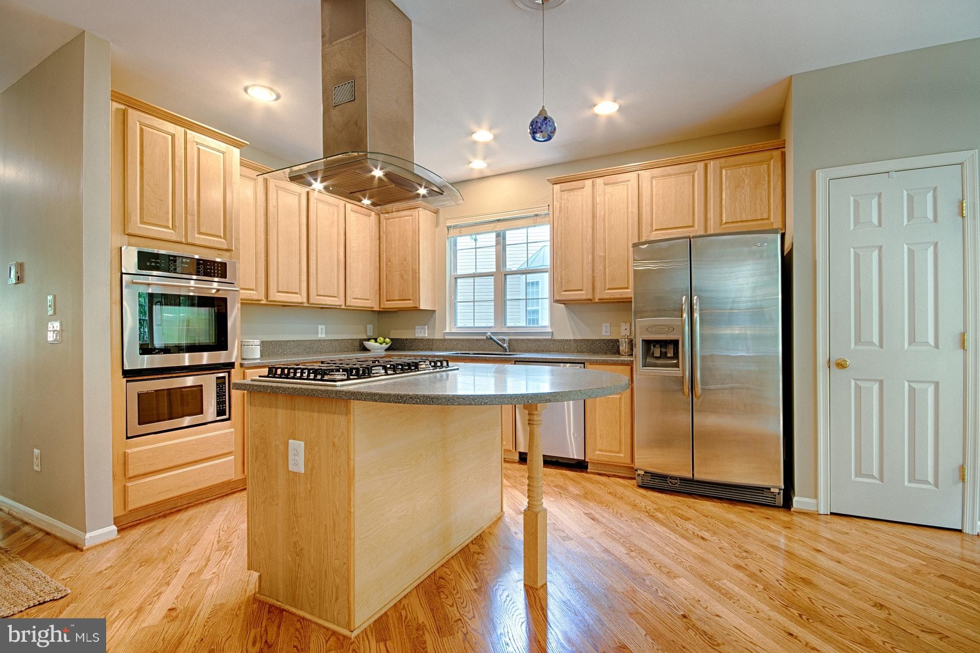 1217 Wild Hawthorn Way Reston, VA 20194 - Photo 11 of 30 Built-in microwave and wall oven