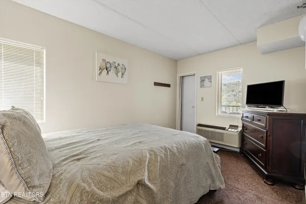 $499,999 | 413 Baskins Creek Road, Unit 308, Gatlinburg, TN 37738