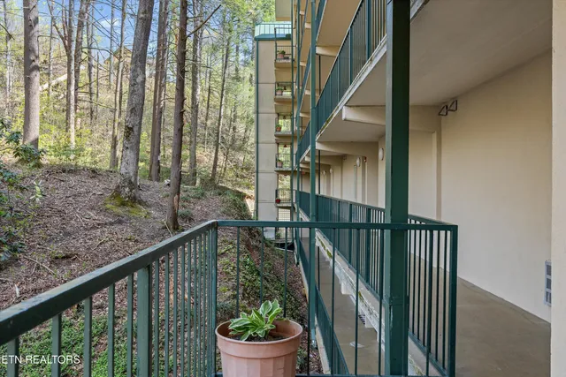 $499,999 | 413 Baskins Creek Road, Unit 308, Gatlinburg, TN 37738