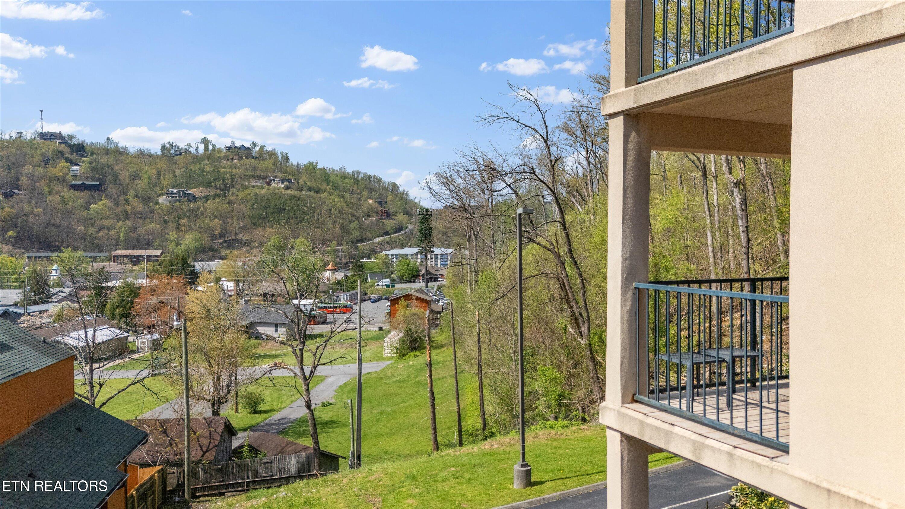 413 Baskins Creek Road, Unit 308 Gatlinburg, TN 37738 - Photo 31 of 37 33-413 Baskins Creed Rd40