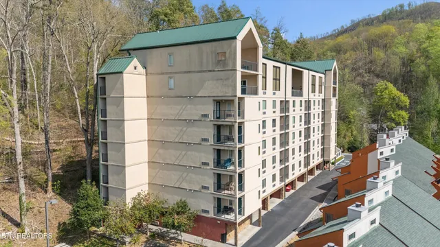 $499,999 | 413 Baskins Creek Road, Unit 308, Gatlinburg, TN 37738