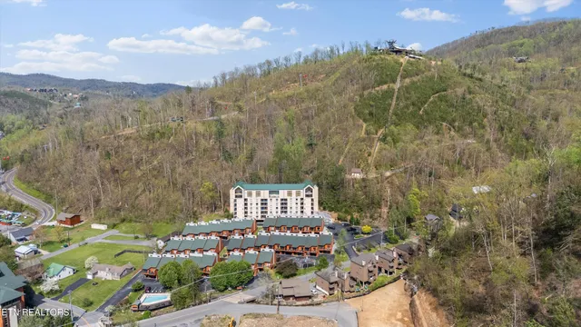 $499,999 | 413 Baskins Creek Road, Unit 308, Gatlinburg, TN 37738