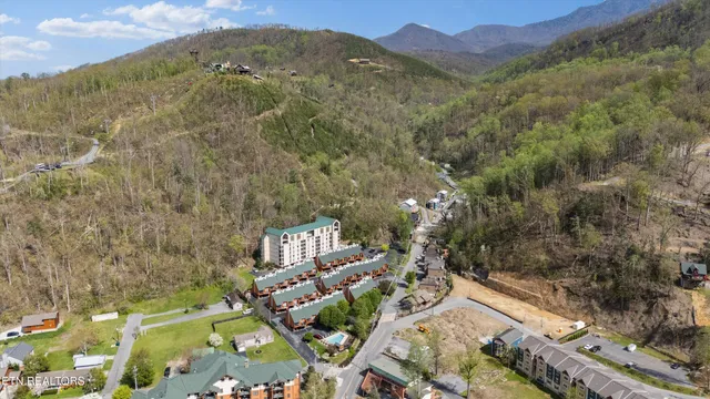 $499,999 | 413 Baskins Creek Road, Unit 308, Gatlinburg, TN 37738