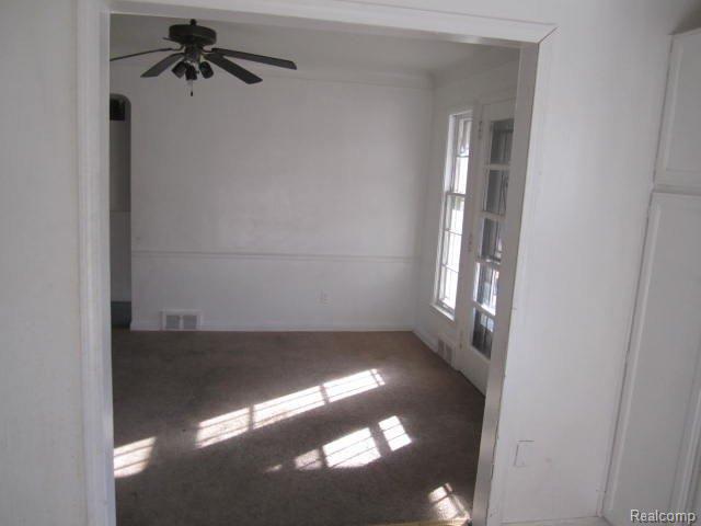 15103 Ashton Road Detroit, MI 48223 - Photo 20 of 22 10.7.10 093