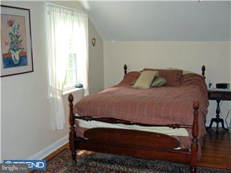 492 Pinecrest Road Springfield, PA 19064 - Photo 6 of 10 Bedroom - Main