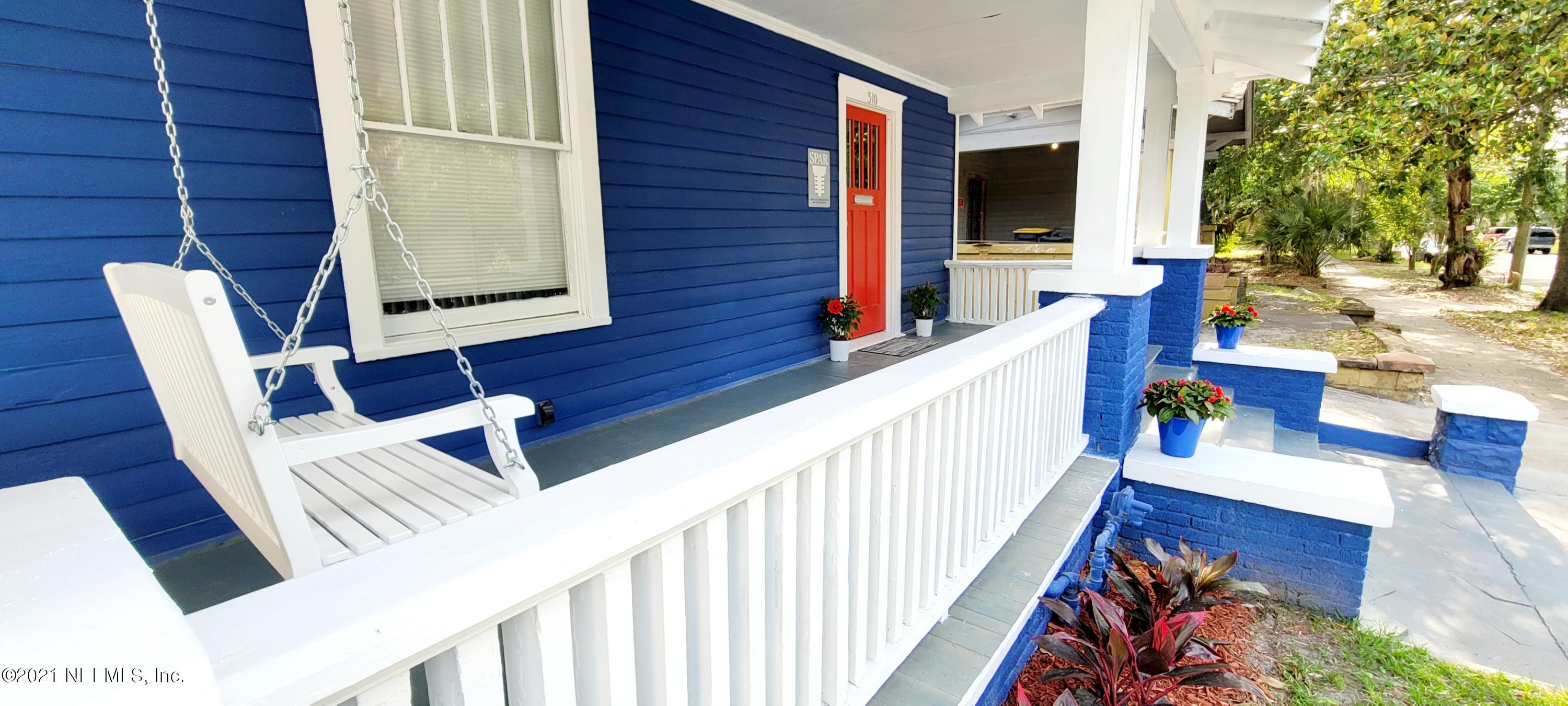 310 West 10th Street Jacksonville, FL 32206 - Photo 3 of 34 a view of balcony and patio