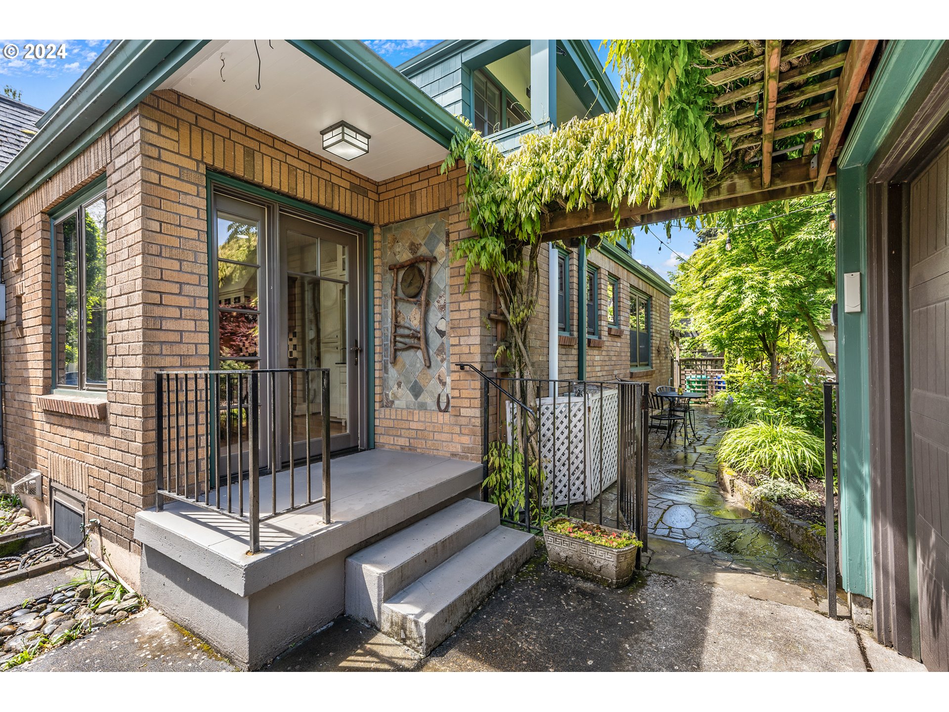 3433 Southeast Henry Street Portland, OR 97202 - Photo 37 of 48 a view of outdoor space yard and patio