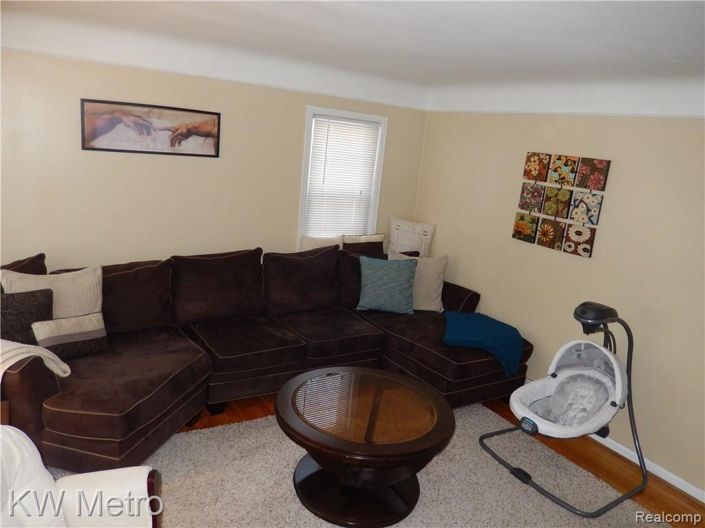 4298 Wakefield Road Berkley, MI 48072 - Photo 3 of 20 DSCN1940.JPG