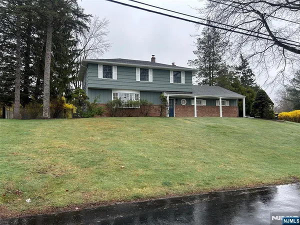 $5,000 | 812 Charnwood Drive, Wyckoff, NJ 07481