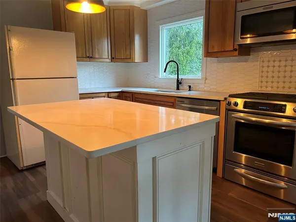 $5,000 | 812 Charnwood Drive, Wyckoff, NJ 07481