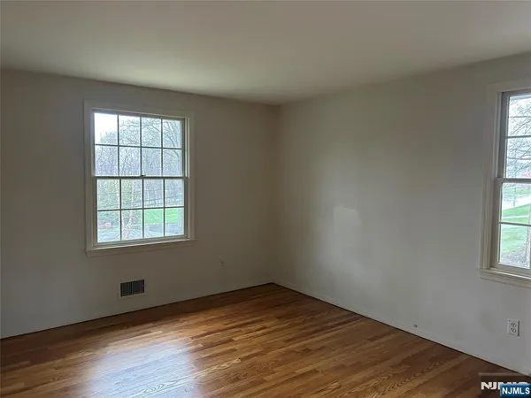 $5,000 | 812 Charnwood Drive, Wyckoff, NJ 07481