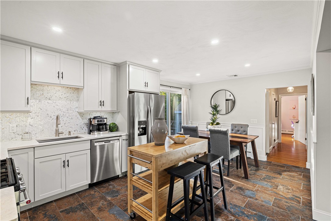 323 Angell Road Lincoln, RI 02865 - Photo 11 of 41 Gallery Image 11