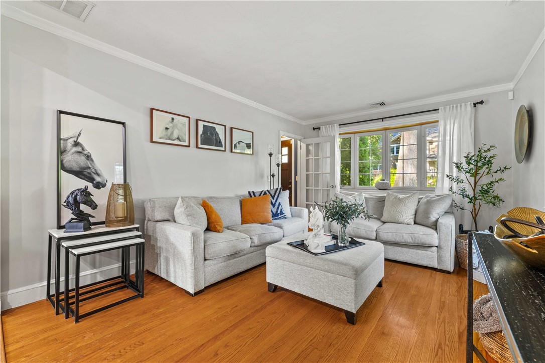 323 Angell Road Lincoln, RI 02865 - Photo 4 of 41 Gallery Image 4