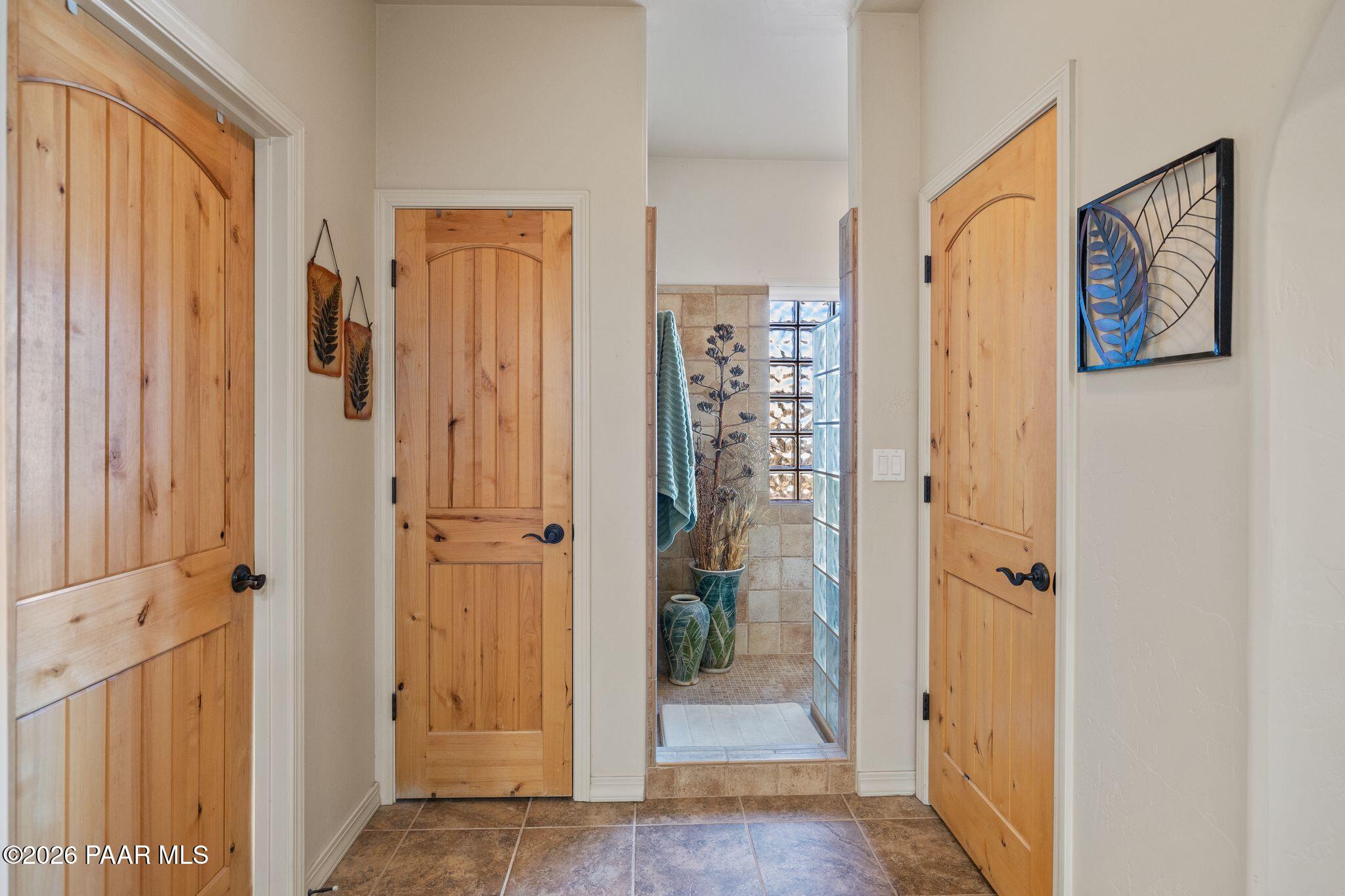 4676 West Tomahawk Ridge Lane Prescott, AZ 86305 - Photo 16 of 37 Primary Bathroom