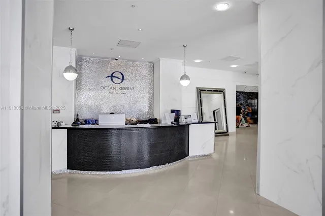 $4,450 | 19370 Collins Avenue, Unit 426, Sunny Isles Beach, FL 33160