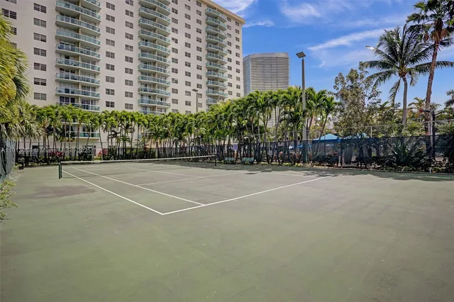 $4,450 | 19370 Collins Avenue, Unit 426, Sunny Isles Beach, FL 33160