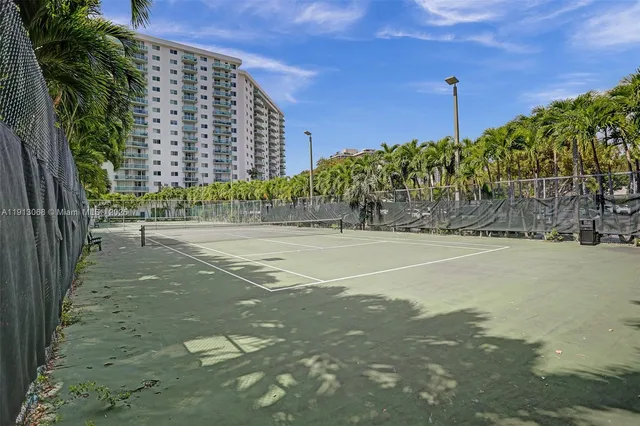 $4,450 | 19370 Collins Avenue, Unit 426, Sunny Isles Beach, FL 33160