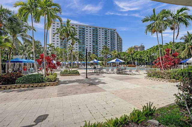 $4,450 | 19370 Collins Avenue, Unit 426, Sunny Isles Beach, FL 33160