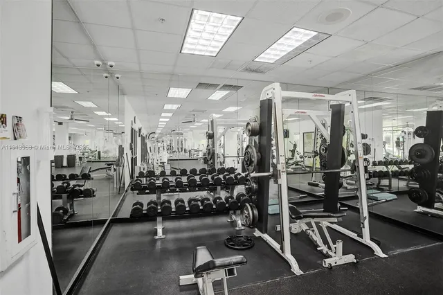 $4,450 | 19370 Collins Avenue, Unit 426, Sunny Isles Beach, FL 33160