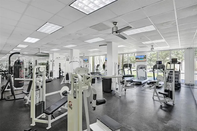 $4,450 | 19370 Collins Avenue, Unit 426, Sunny Isles Beach, FL 33160