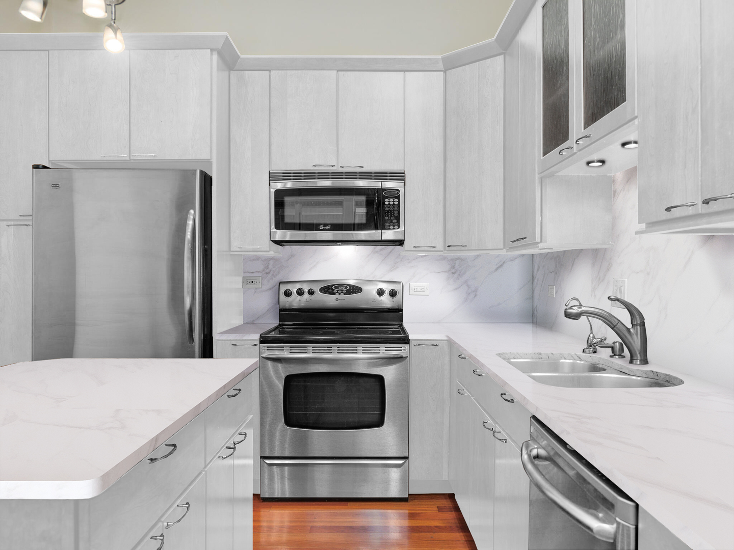 63 East Cedar Street, Unit 1AB Chicago, IL 60611 - Photo 12 of 19