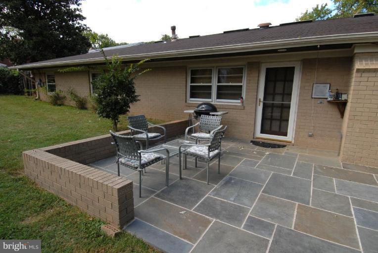 6022 Little Falls Road Arlington, VA 22207 - Photo 18 of 21 Exterior #3
