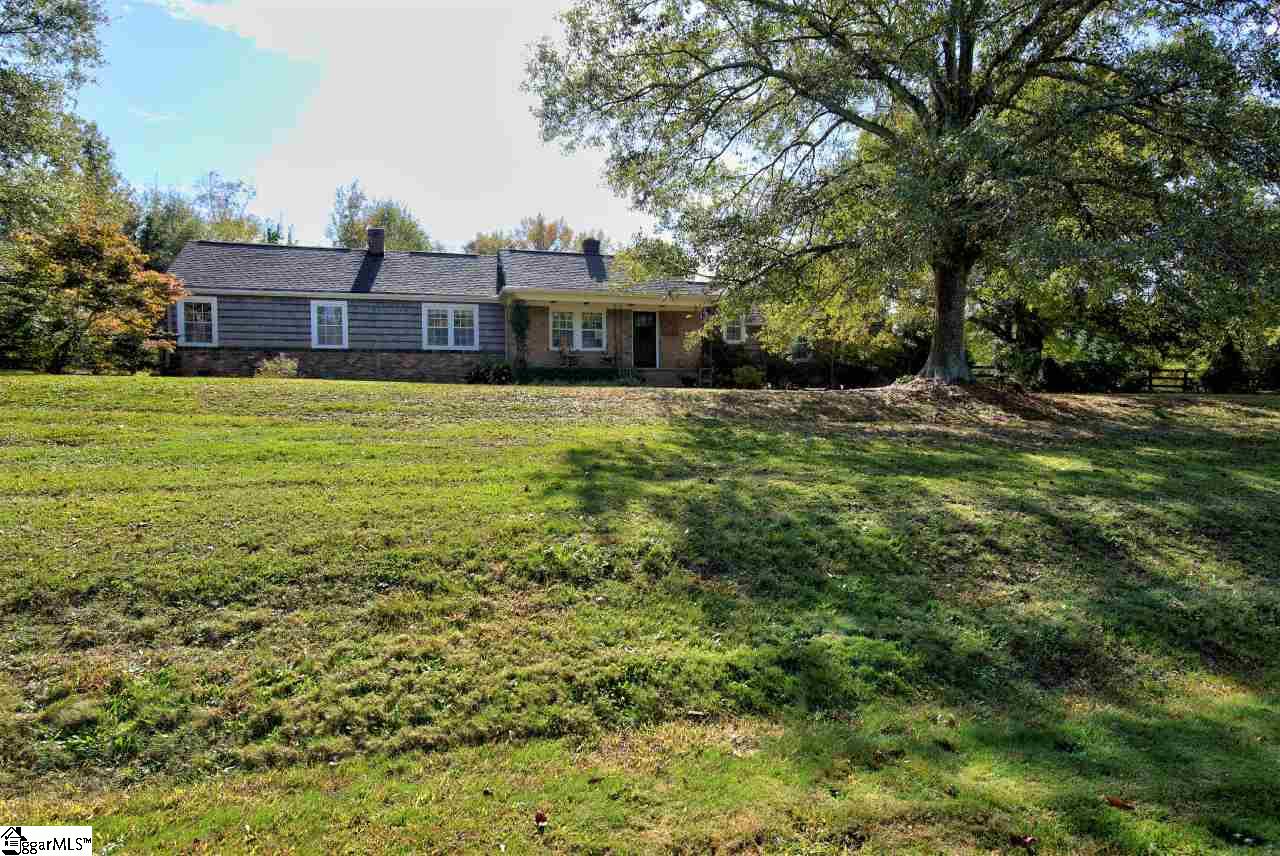 106 Patrol Club Road Greenville, SC 29609 - Photo 1 of 36 Gallery Image 1