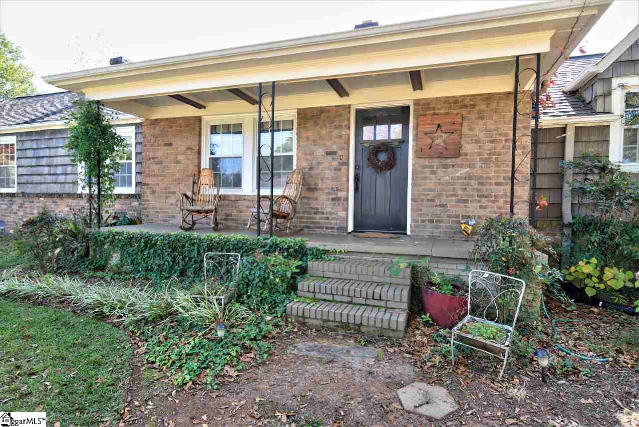 106 Patrol Club Road Greenville, SC 29609 - Photo 3 of 36 Gallery Image 3