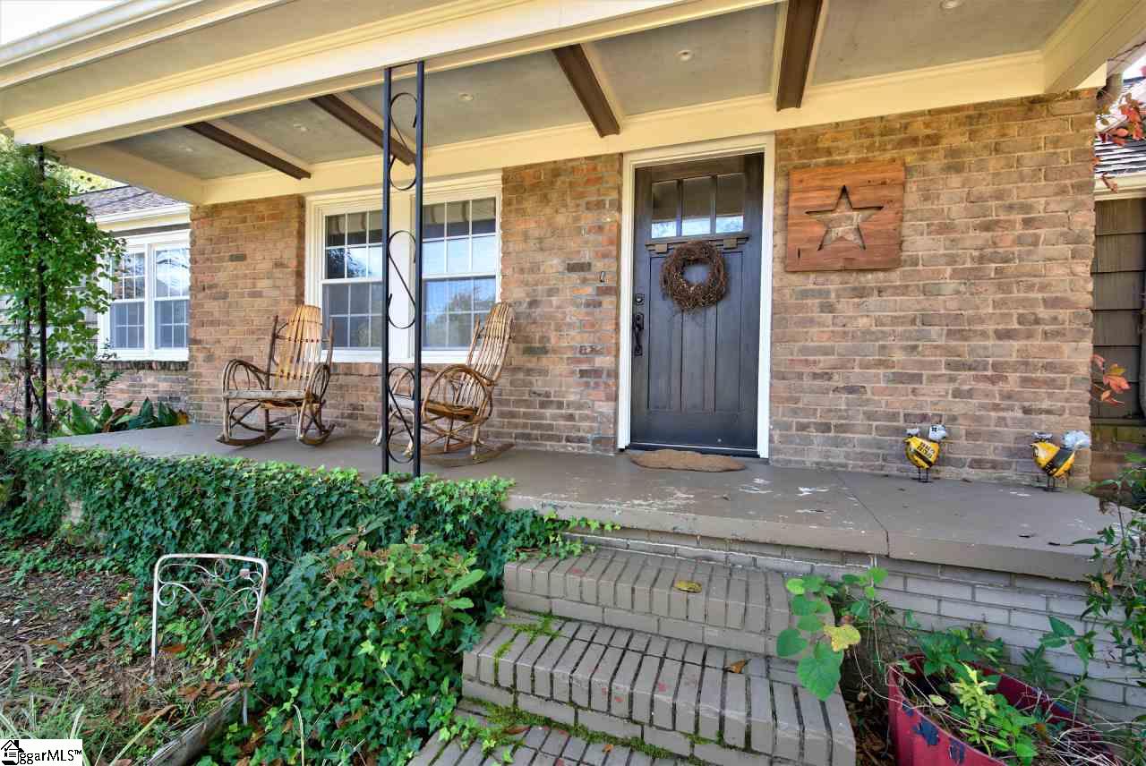 106 Patrol Club Road Greenville, SC 29609 - Photo 4 of 36 Gallery Image 4