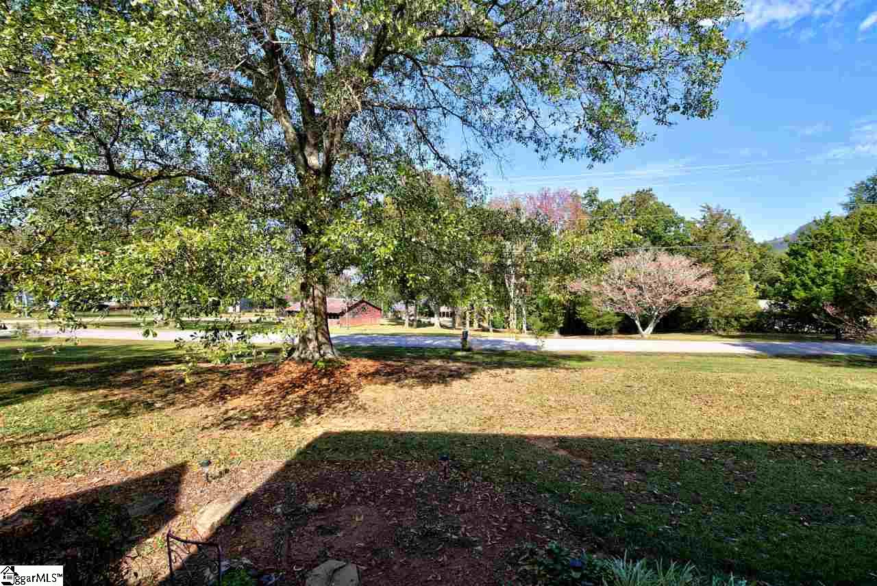 106 Patrol Club Road Greenville, SC 29609 - Photo 5 of 36 Gallery Image 5