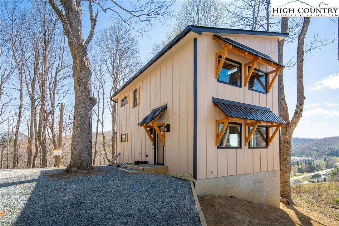 330 Maplewood Circle Boone, NC 28607 - Photo 2 of 44