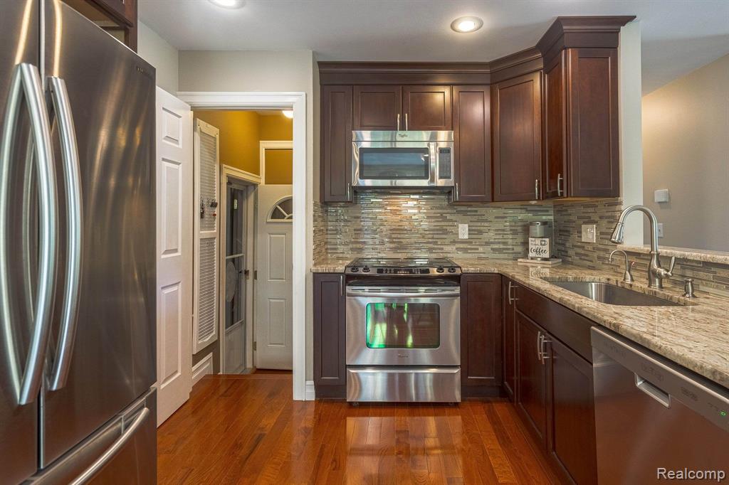 1931 Allenway Court Rochester Hills, MI 48309 - Photo 15 of 42