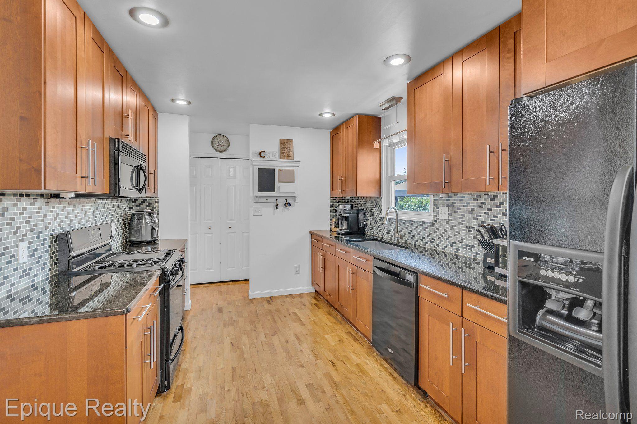 9513 West Pierson Road Flushing, MI 48433 - Photo 8 of 25 Gallery Image 8