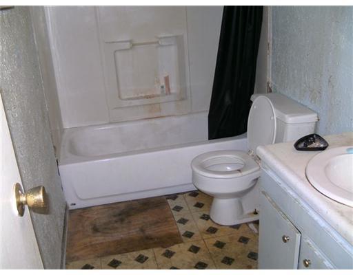 117 Old Ridge Road Coraopolis, PA 15108 - Photo 5 of 5 Full Bath.