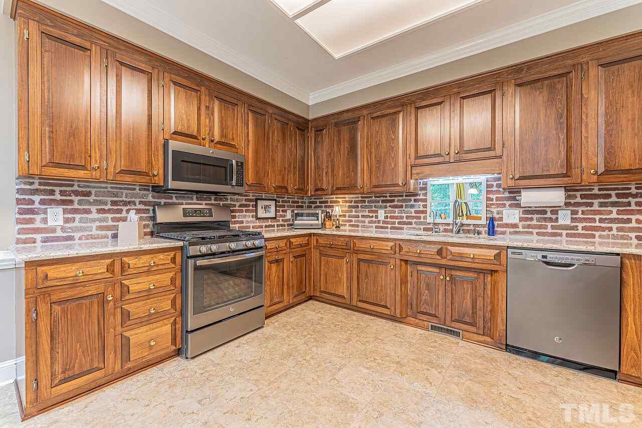 1813 Bridgeport Drive Raleigh, NC 27615 - Photo 8 of 29