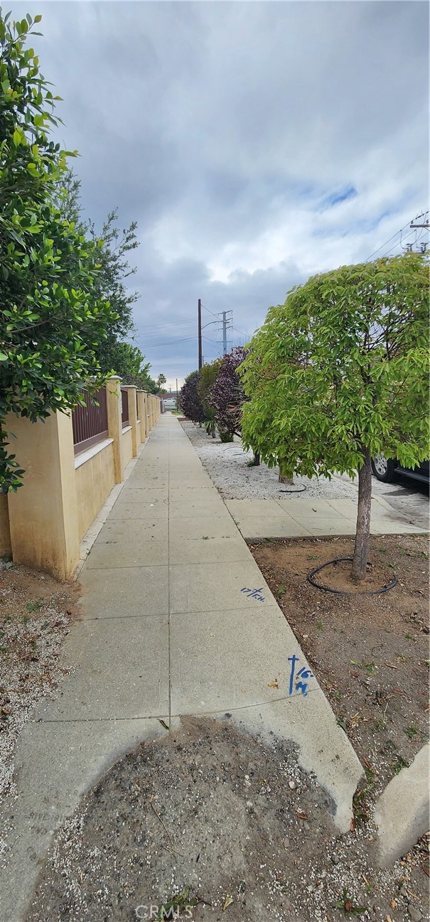 3130 1st Street, Unit 2 Riverside, CA 92507 - Photo 12 of 74 SIDEWALK